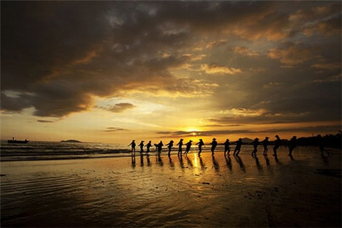 《烧烤店创业热潮在社交媒体上如何抓住商机？》